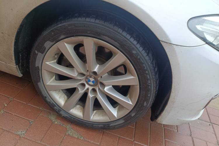 Used BMW 5 Series 2014 528Li xDrive Premium Edition Right Front Wheel Hub