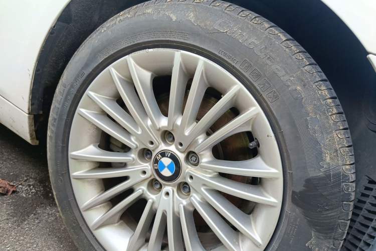 Used BMW 5 Series 2014 525Li Leading Model Right Front Wheel Hub