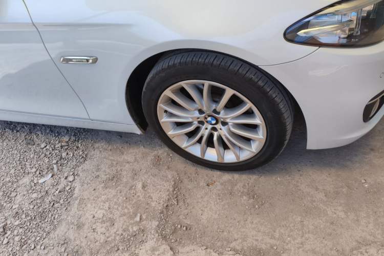 Used BMW 5 Series 2014 525Li Luxury Design Package Right Front Wheel Hub