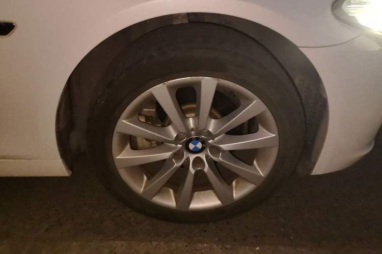 Used BMW 5 Series 2014 528Li Leading Model Right Front Wheel Hub
