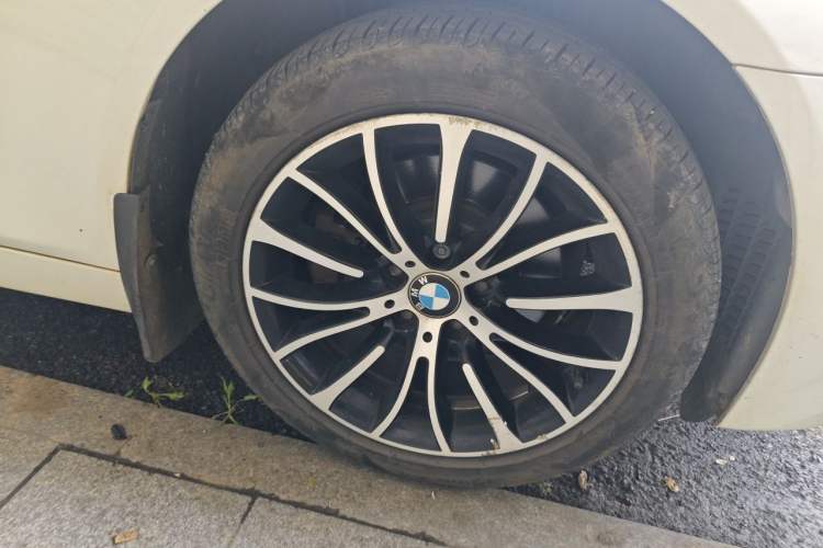 Used BMW 5 Series 2014 525Li Leading Model Right Front Wheel Hub