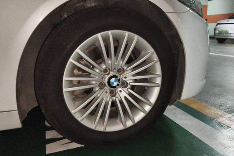 Used BMW 5 Series 2014 525Li Leading Model Right Front Wheel Hub