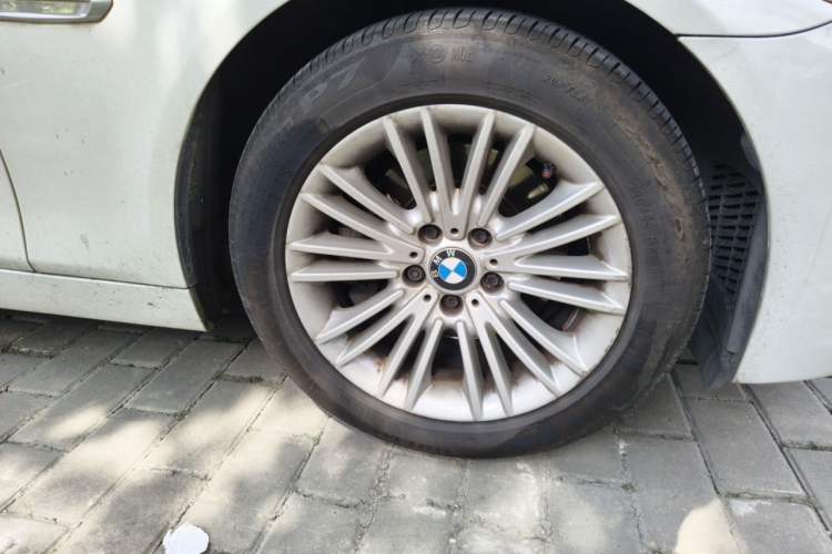 Used BMW 5 Series 2014 525Li Leading Model Right Front Wheel Hub