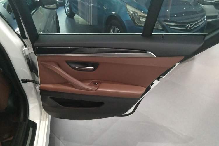 Used BMW 5 Series 2014 520i Elegant Edition Right Rear Door Interior