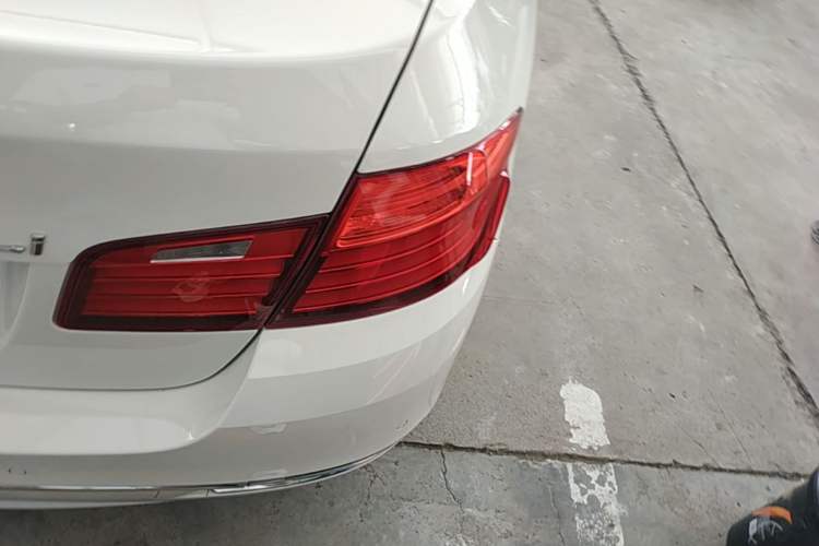 Used BMW 5 Series 2014 525Li Luxury Design Package Right Rear Taillight