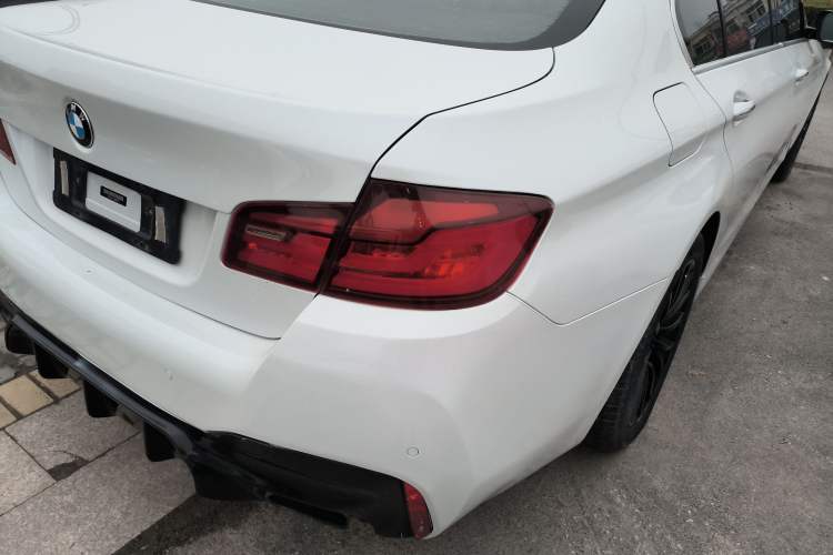 Used BMW 5 Series 2014 525Li Luxury Design Package Right Rear Taillight