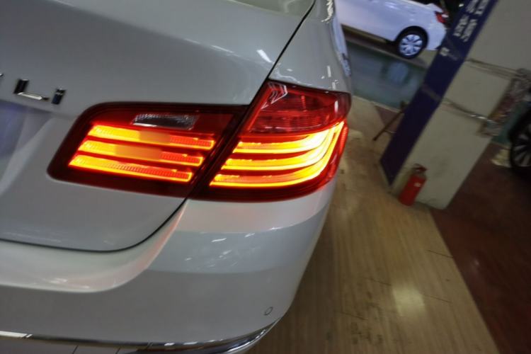 Used BMW 5 Series 2014 525Li Luxury Design Package Right Rear Taillight
