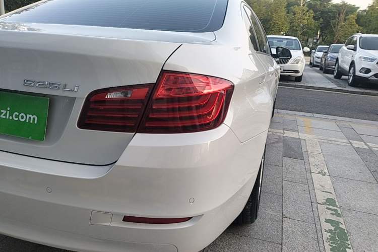 Used BMW 5 Series 2014 520Li Elegant Model Right Rear Taillight