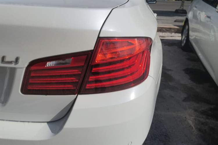 Used BMW 5 Series 2014 525Li Luxury Design Package Right Rear Taillight
