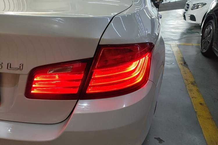 Used BMW 5 Series 2014 525Li Leading Model Right Rear Taillight