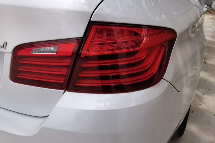 Used BMW 5 Series 2014 525Li Luxury Design Package Right Rear Taillight