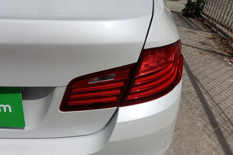 Used BMW 5 Series 2014 525Li Luxury Design Package Right Rear Taillight