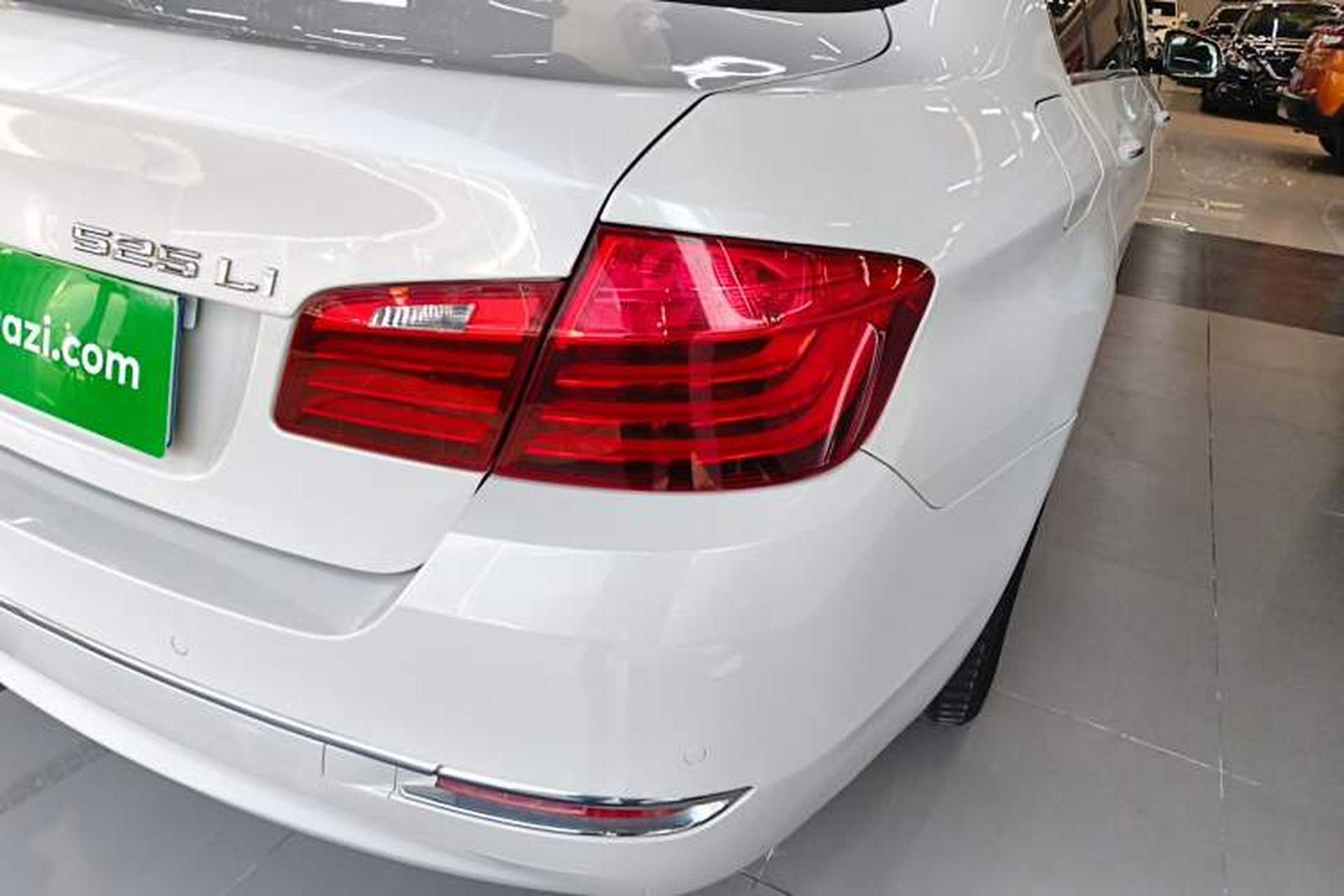 Used BMW 5 Series 2014 525Li Luxury Design Package Right Rear Taillight