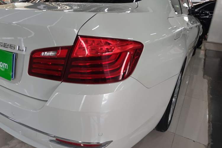 Used BMW 5 Series 2014 525Li Luxury Design Package Right Rear Taillight