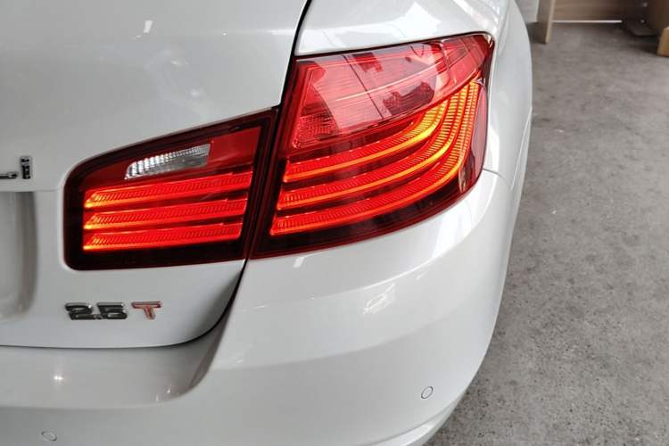 Used BMW 5 Series 2014 525Li Leading Model Right Rear Taillight