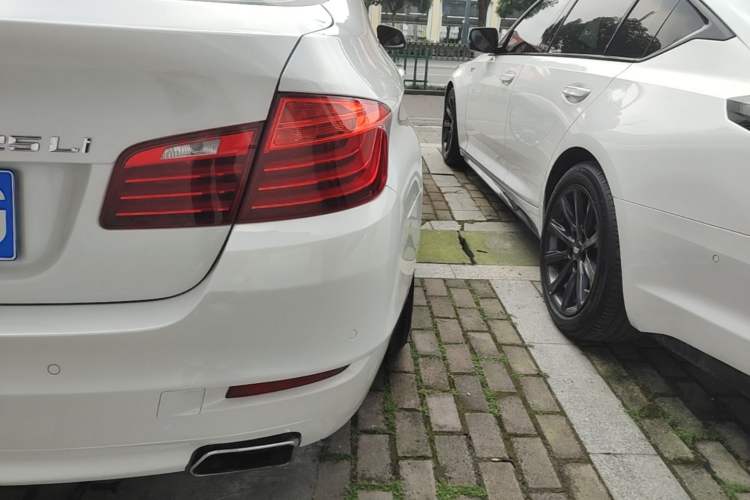 Used BMW 5 Series 2014 525Li Leading Model Right Rear Taillight