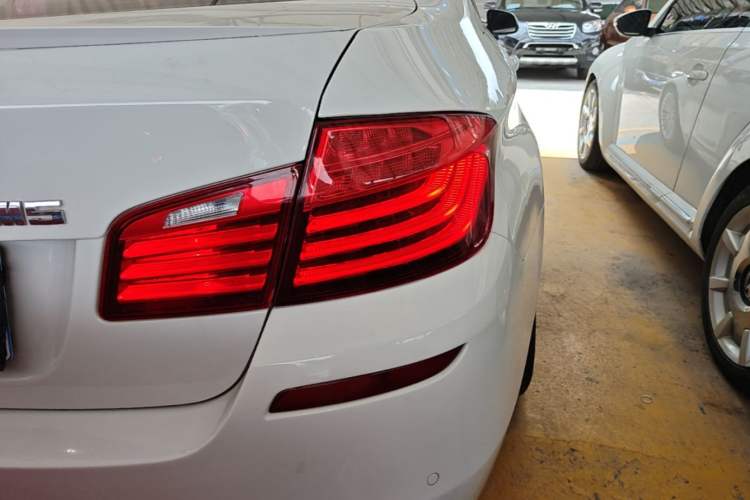 Used BMW 5 Series 2014 525Li Leading Model Right Rear Taillight