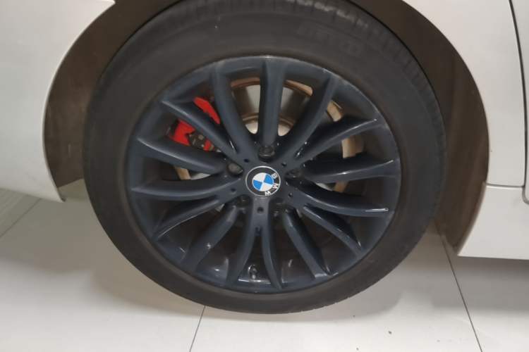 Used BMW 5 Series 2014 520i Elegant Edition Right Rear Wheel Hub