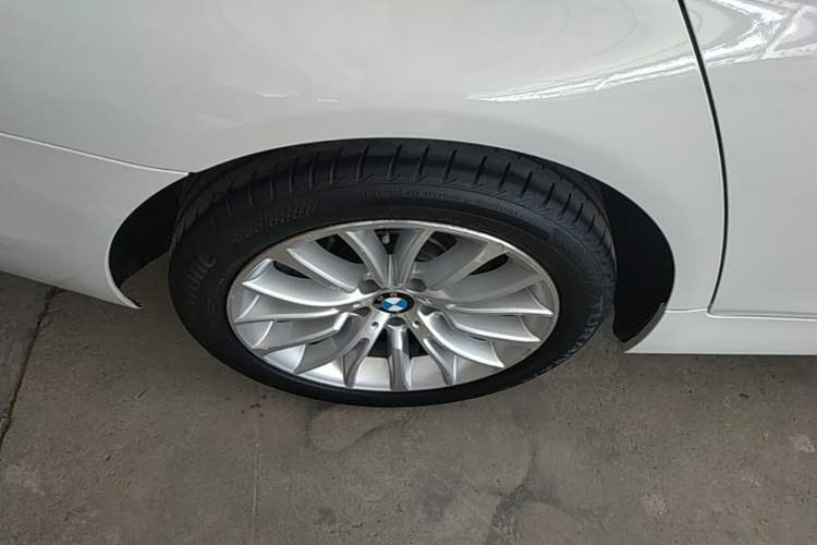 Used BMW 5 Series 2014 525Li Luxury Design Package Right Rear Wheel Hub