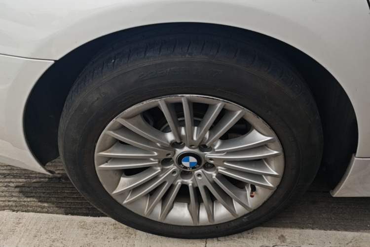 Used BMW 5 Series 2014 525Li Leading Model Right Rear Wheel Hub