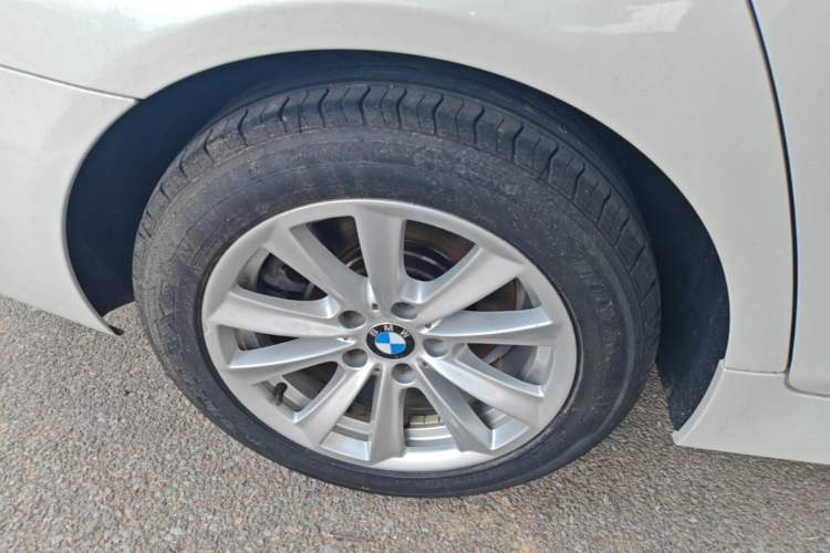 Used BMW 5 Series 2014 520Li Elegant Model Right Rear Wheel Hub