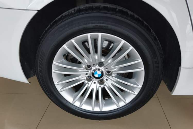 Used BMW 5 Series 2014 525Li Leading Model Right Rear Wheel Hub