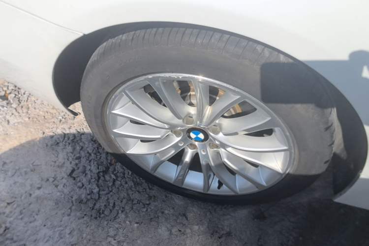 Used BMW 5 Series 2014 525Li Luxury Design Package Right Rear Wheel Hub