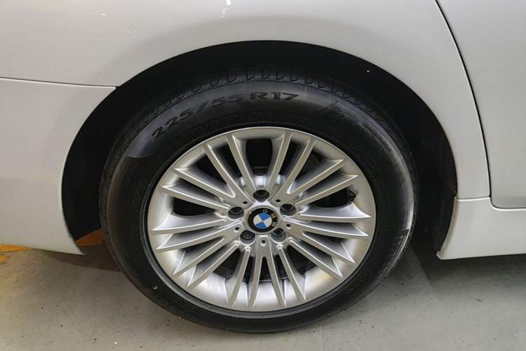 Used BMW 5 Series 2014 525Li Leading Model Right Rear Wheel Hub