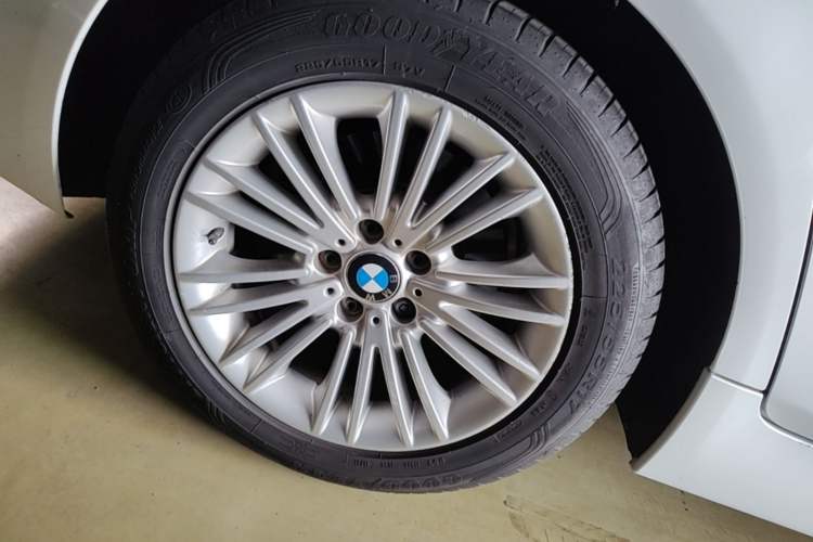 Used BMW 5 Series 2014 525Li Leading Model Right Rear Wheel Hub