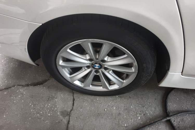Used BMW 5 Series 2014 520i Elegant Edition Right Rear Wheel Hub