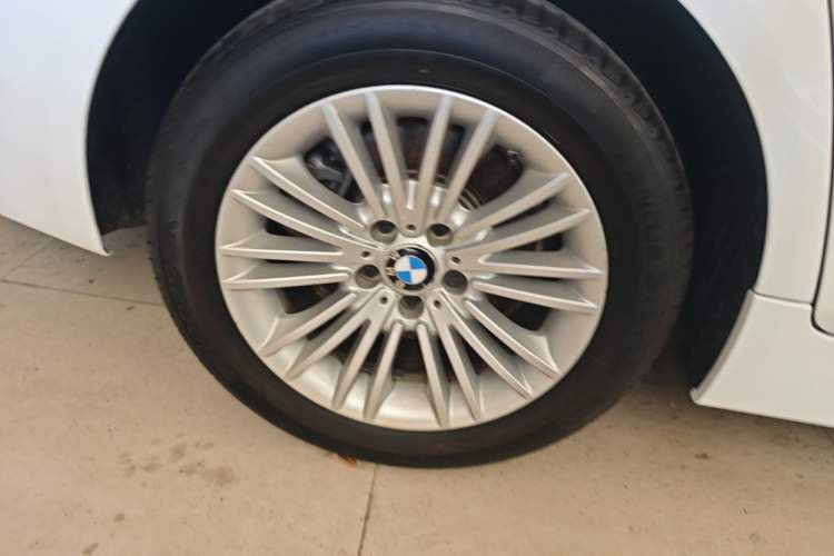 Used BMW 5 Series 2014 525Li Leading Model Right Rear Wheel Hub