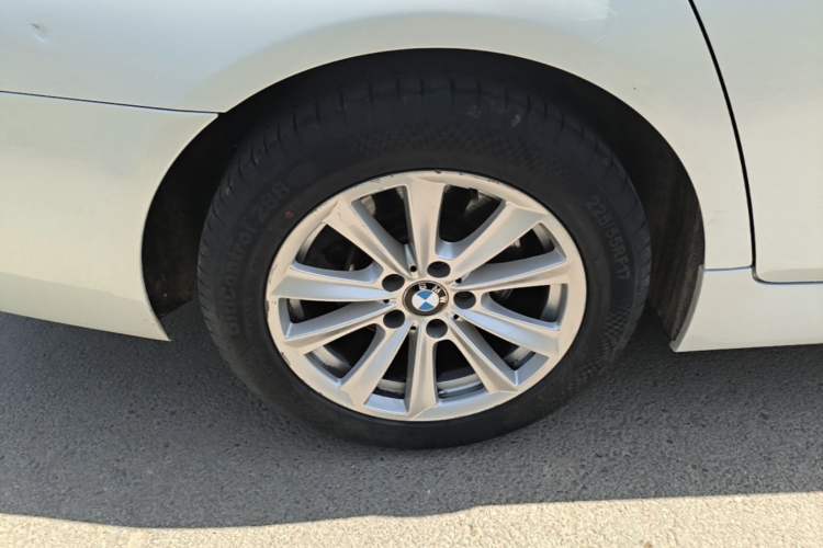 Used BMW 5 Series 2014 520Li Elegant Model Right Rear Wheel Hub