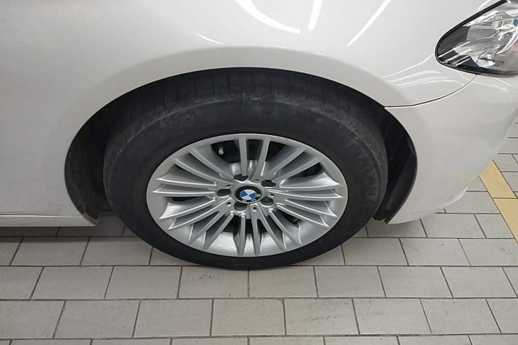 Used BMW 5 Series 2014 525Li Leading Model Right Rear Wheel Hub