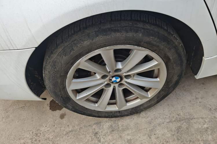 Used BMW 5 Series 2014 520Li Elegant Model Right Rear Wheel Hub