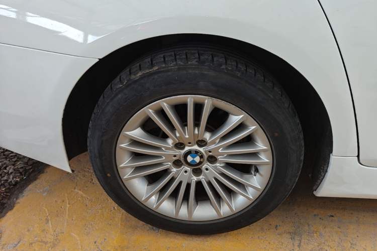 Used BMW 5 Series 2014 525Li Leading Model Right Rear Wheel Hub