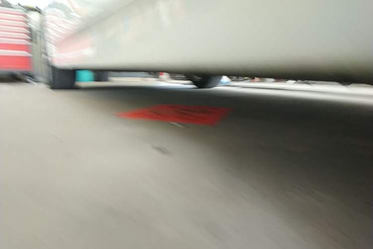 Used BMW 5 Series 2014 525Li Luxury Design Package Right Side Sill
