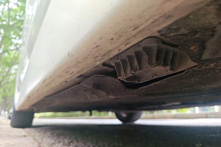Used BMW 5 Series 2014 520i Elegant Edition Right Side Sill