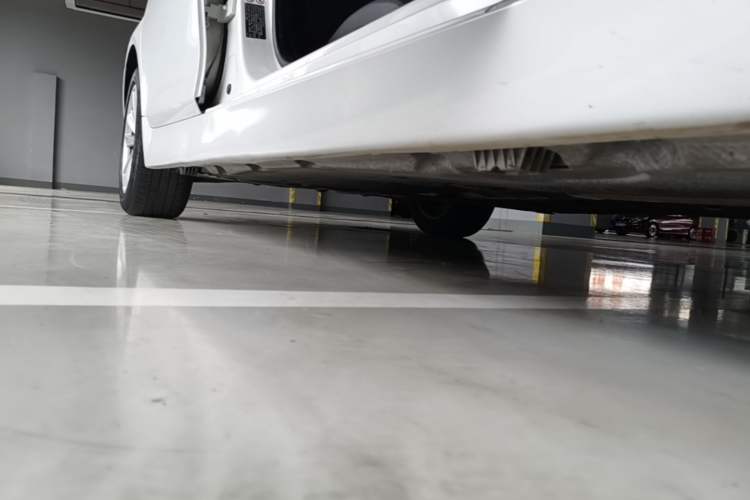 Used BMW 5 Series 2014 520Li Elegant Model Right Side Sill