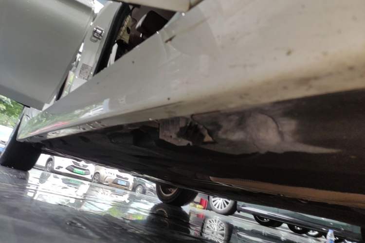 Used BMW 5 Series 2014 535Li Leading Model Right Side Sill