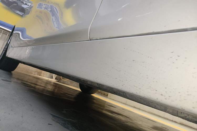Used BMW 5 Series 2014 525Li Leading Model Right Side Sill