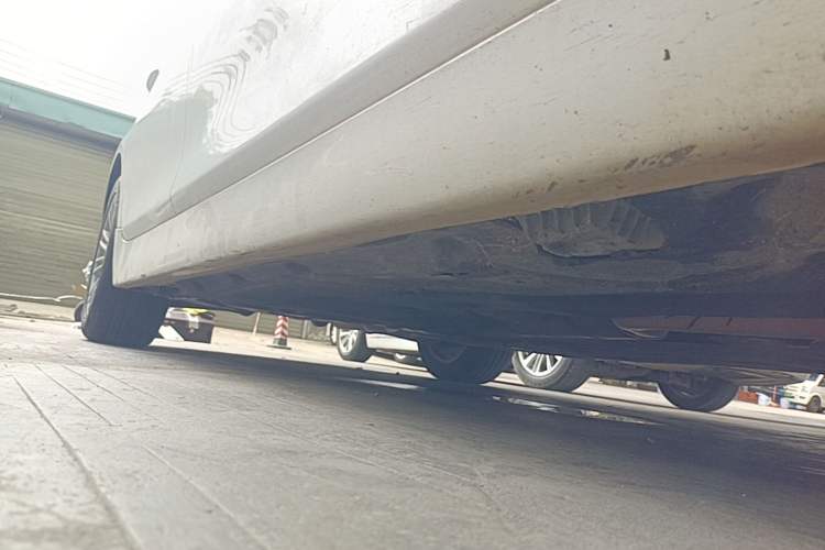 Used BMW 5 Series 2014 525Li Leading Model Right Side Sill