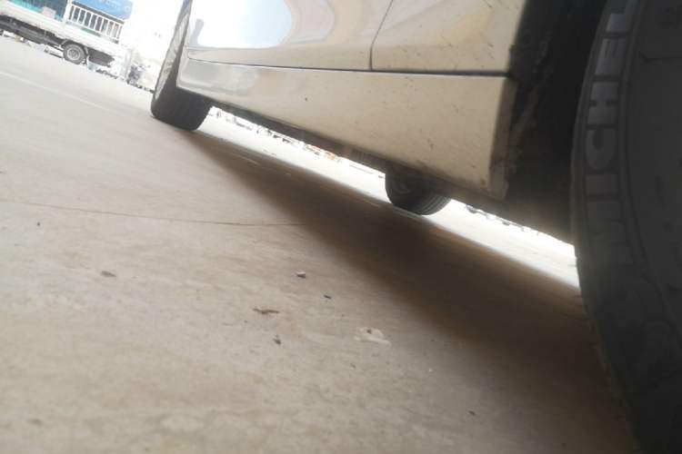 Used BMW 5 Series 2014 525Li Leading Model Right Side Sill