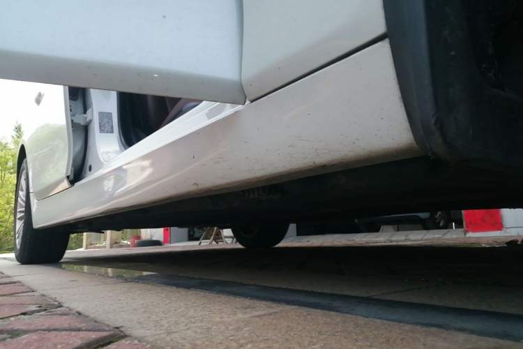 Used BMW 5 Series 2014 525Li Leading Model Right Side Sill