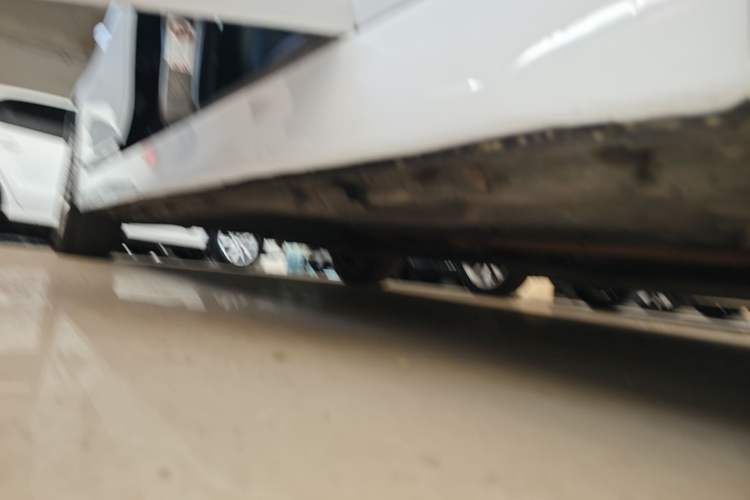 Used BMW 5 Series 2014 525Li Leading Model Right Side Sill
