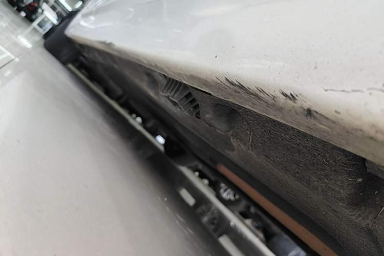 Used BMW 5 Series 2014 525Li Leading Model Right Side Sill