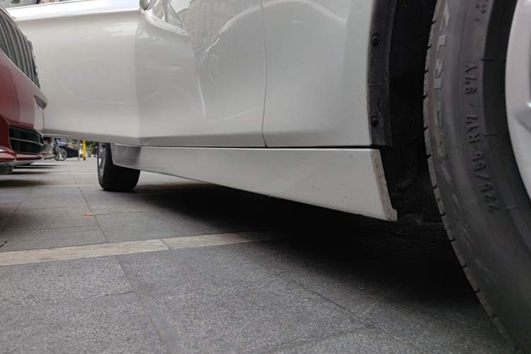 Used BMW 5 Series 2014 520Li Elegant Model Right Side Sill