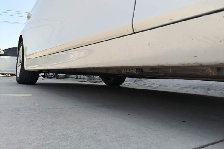 Used BMW 5 Series 2014 520Li Elegant Model Right Side Sill