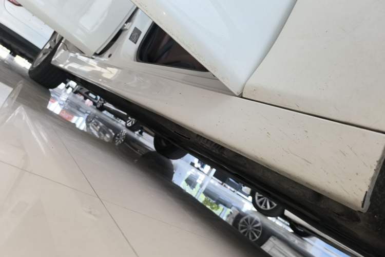 Used BMW 5 Series 2014 520Li Elegant Model Right Side Sill