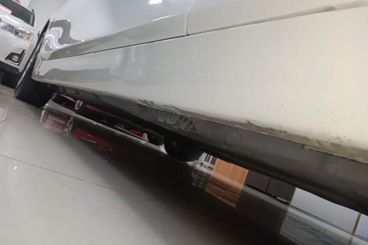 Used BMW 5 Series 2014 520Li Elegant Model Right Side Sill