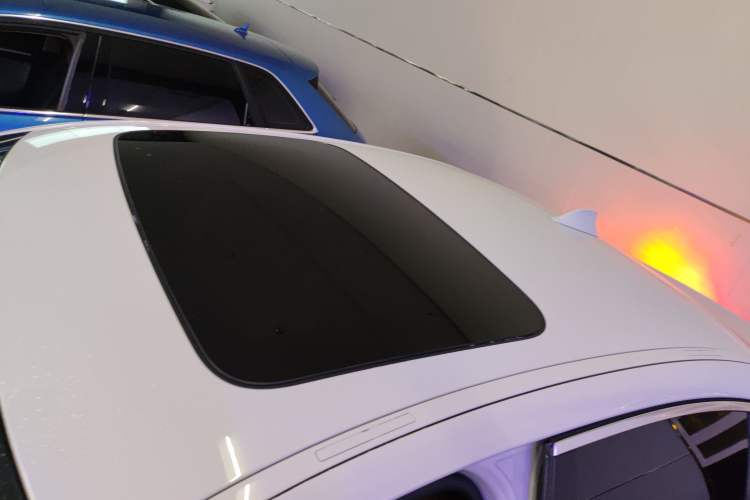 Used BMW 5 Series 2014 520i Elegant Edition Roof